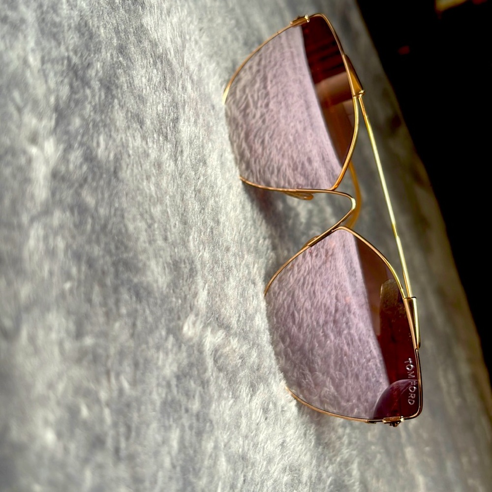 Tom Ford Pink Mirror glasses. Never worn, excellent condition.